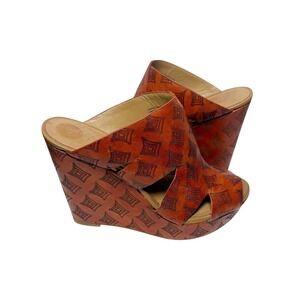 EIGHT FIFTEEN Brown Tooled Leather Peep Toe Platform Wedge Mule Sandals Size 8